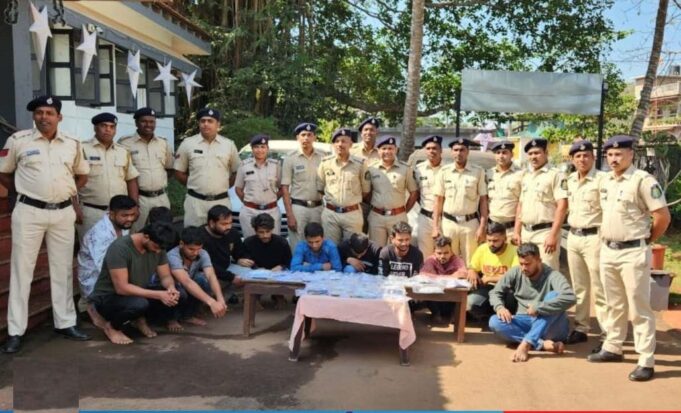 Gang of 12 from Maharashtra nabbed with 41 high end mobiles and 8 gram MDMA at Baga