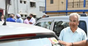 Govt contemplating of making E-sticker mandatory for elderly drivers
