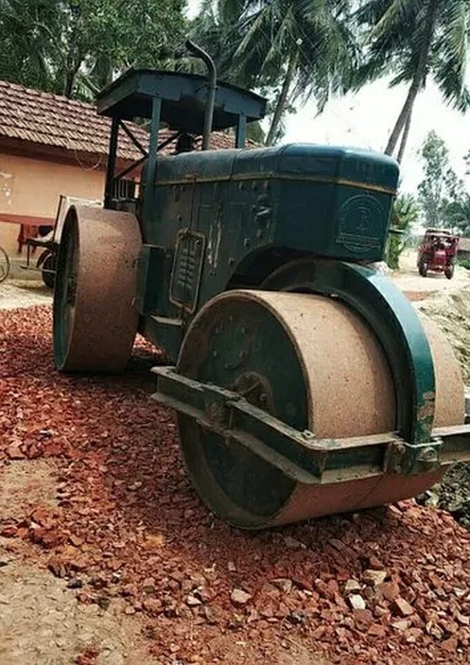 Road roller goes over foot of JE at Balli; operator booked for negligence