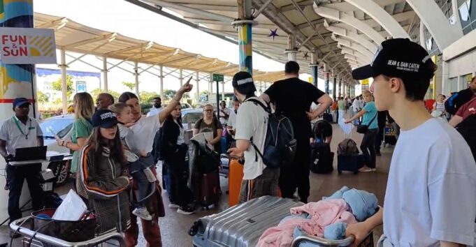 Bomb scare on Moscow-Goa Charter flight turns out to be a hoax call; Tourists safely land in Goa this afternoon