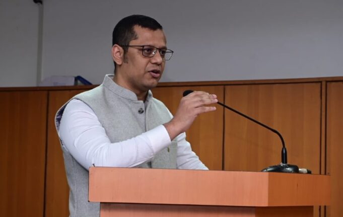 Opposition slams govt for not giving proper time for discussion on Mhadei