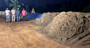 Large quantity of illegally extracted sand seized from Siolim