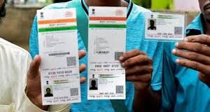 Citizens stand in line for hours for updating Aadhar card at Curchorem