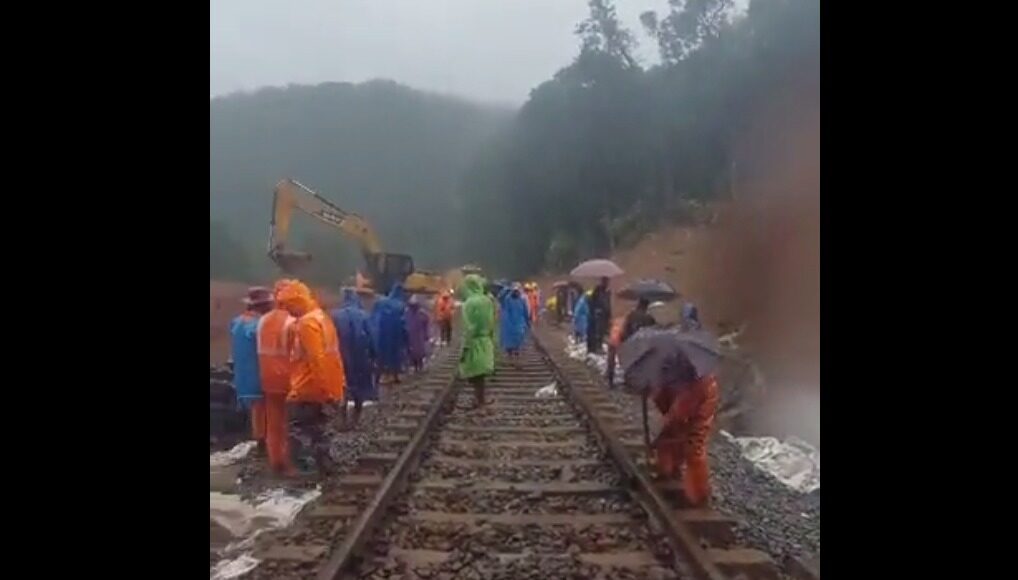 Landslide near Dudhsagar finally cleared; passenger trains yet to resume