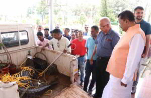 8ft marsh crocodile rescued near Raj Bhavan