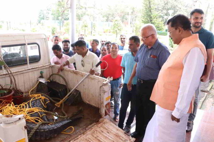 8ft marsh crocodile rescued near Raj Bhavan
