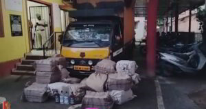 Karwar police seized Rs 1.18 lakh worth Goa made illegal liquor at Karwar
