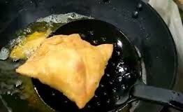 Samosa vendor caught with Hash oil worth Rs 35,000 at Curchorem