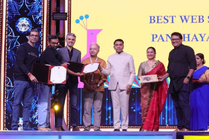 CM rolls out red carpet for Film industry; assures hassle free experience