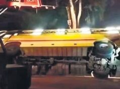 Goa-Mumbai bus meets with self-accident near Kolhapur, 3 from Pune family died on the spot