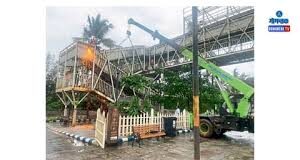 Dangerous Miramar footbridge finally dismantled today