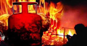 Mother & son injured in blast due to gas cylinder leakage at Nerul