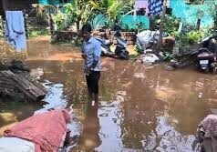 Water pipeline bursts in Bhatlem-Panaji leading to flooding of few houses