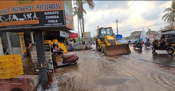 Major water pipeline damaged as Dhuler, Mapusa; residential area inundated