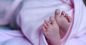 Two-year-old girl’s death in Bicholim suspected to be case of battered baby syndrome; 2 detained