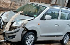 Portion of slab of old building collapses in Margao; 3 cars damaged