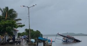 Ferry that sank at Chorao jetty yet to be refloated