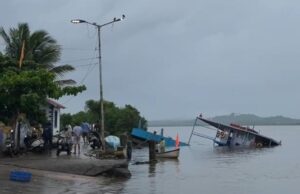 Ferry that sank at Chorao jetty yet to be refloated