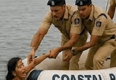 Minor girl rescued by coastal police from Mandovi river