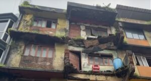 Two balconies of dilapidated Vasco building collapse; No casualties Reported