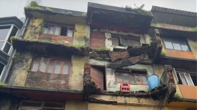 Two balconies of dilapidated Vasco building collapse; No casualties Reported