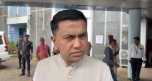 CM visits Rama Kankonkar at GMC; assures police protection