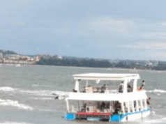 42 rescued from cruise boat & dinghy at Aguada Bay after rough weather
