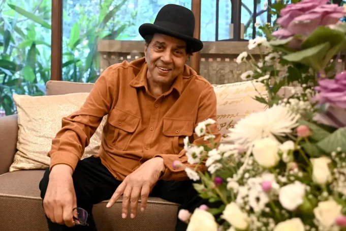 IFFI cancels all entertainment programmes today following Bollywood star Dharmendra’s demise