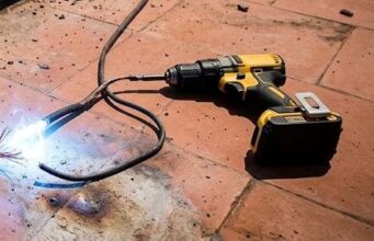 Worker dies of electrocution while installing aluminium shed at Anjuna